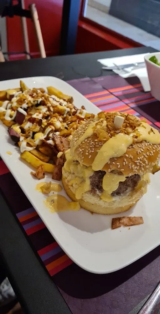 Le Burger Poutine